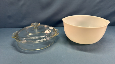 (2) Pyrex Bowls