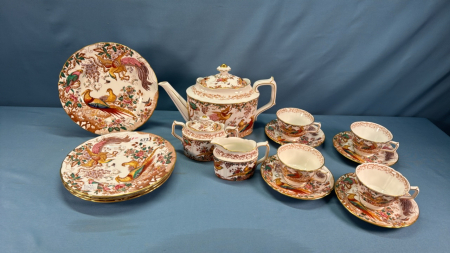 Royal Crown Derby Olde Avesbury 4 PL Luncheon Set