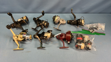 Approx. 7 Fishing Reels