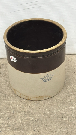 4 Gallon Crock with Crack