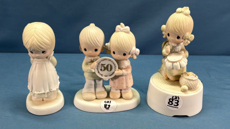 (3) Figurines