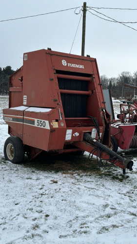 Hesston 550 Round Baler