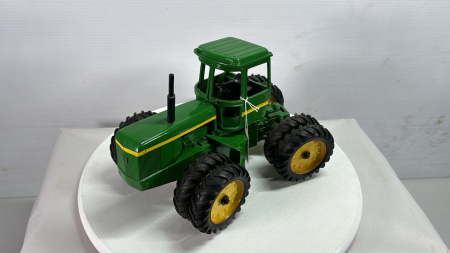 John Deere Articulating Tractor