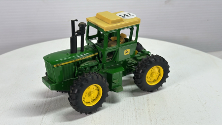 John Deere 7020 Articulating Tractor