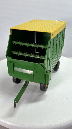 John Deere Plastic & Metal Harvester Wagon