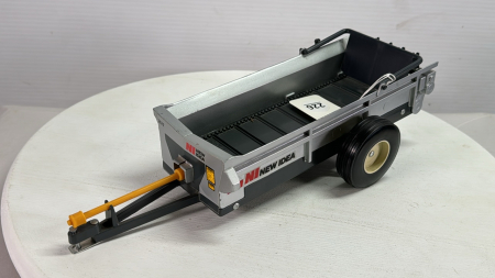 New Idea 3622 Manure Spreader w/end gate
