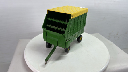 John Deere Plastic & Metal Harvester Wagon