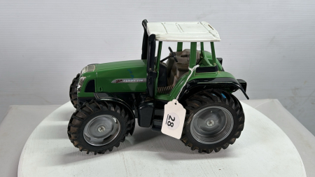 Fendt 716 Vario Tractor