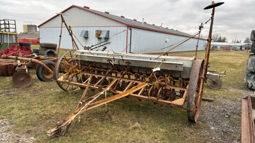 Minneapolis-Moline 16 Run Seed Drill -See Note