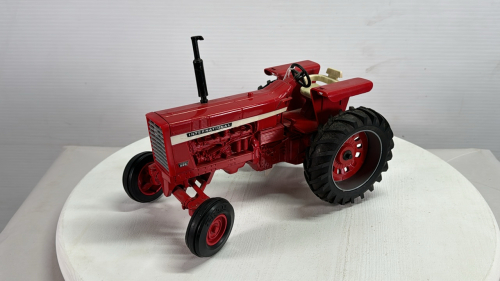 International 826 Tractor