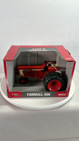 Farmall 806 Tractor