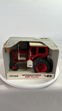 International 1568 Tractor