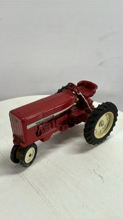 International Narrow Tractor