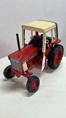 International 1086 Tractor