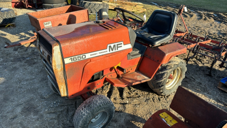 Massey Ferguson 1650 Lawn Tractor -See Note