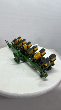 John Deere 1700 6 Row Planter