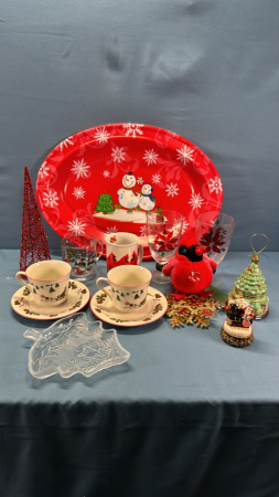 Assortment of Christmas Décor