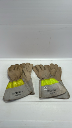 (2) Pairs of Medium Linesman Gloves
