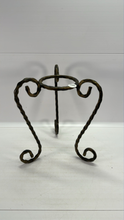 Three Leg Cast Iron Pot Holder