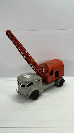 Lincoln Vintage Metal Crane