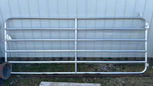 10ft Aluminum Gate -Like New