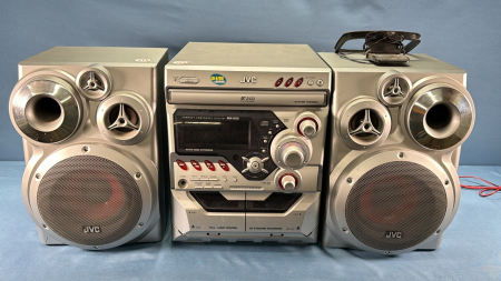 JVC Stereo for Cassettes with 2 speakers