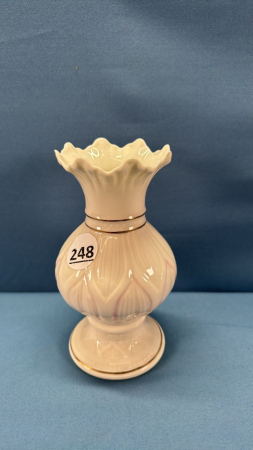 Beleek 6" vase