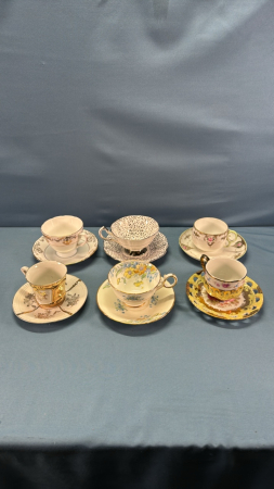 (6) Cups & Saucers