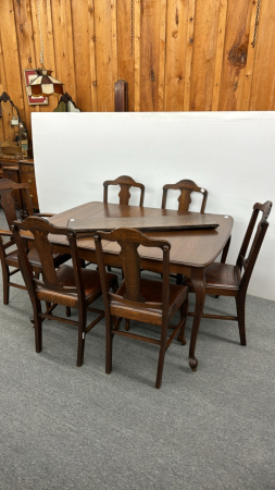 Oak Table with 6 Chairs and 2 Leaves