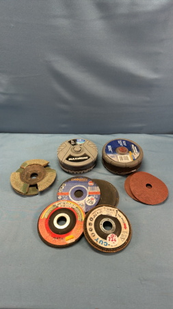 Quantity of 4 1/2" Grinding Discs