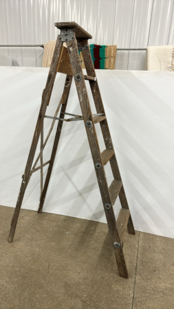 6ft Wooden Step Ladder