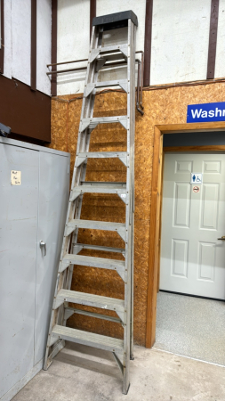 10ft Aluminum Step Ladder