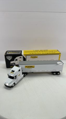 JB Hunt Freightliner Semi