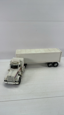 Molsons Peterbilt Semi