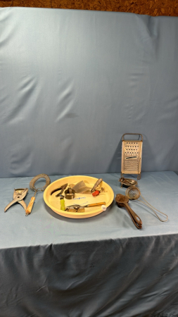 Quantity of Vintage Kitchen Utenils
