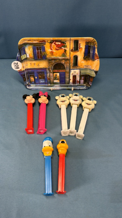 Approx. 7 Pez Containers