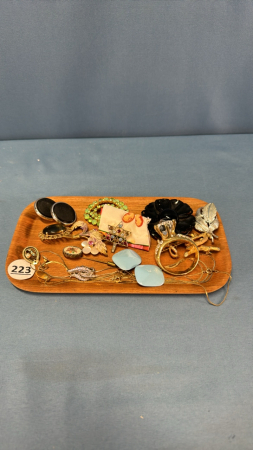 Quantity of Jewellery