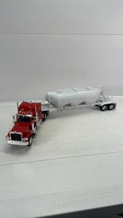 Peterbilt Tanker Semi