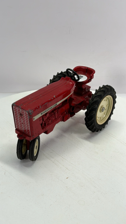 International Narrow Tractor