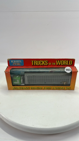 Double Deck International Livestock Semi