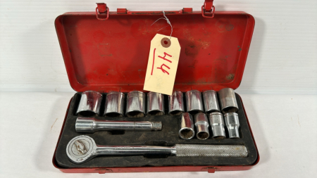 1/2" Drive SAE Socket Set In Metal Case