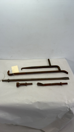 Assorted Pry bars & Chisel Bits