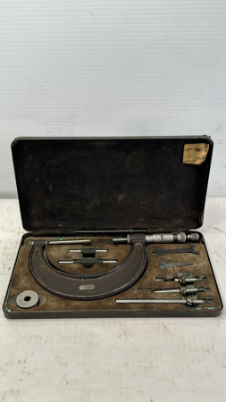 M&W 0-4" Micrometer