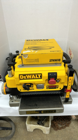 Dewalt DW735 13in Thickness Planer