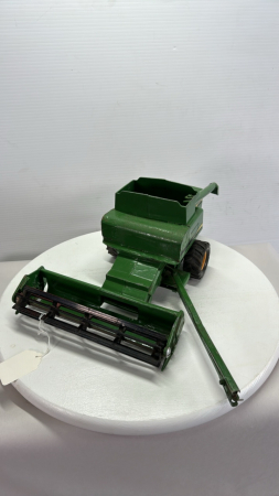 John Deere Pull Type Combine
