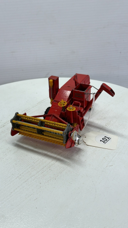 Massey Ferguson 780 Combine