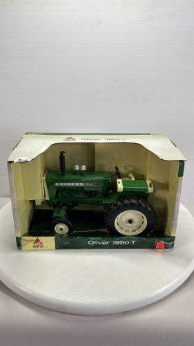 Oliver 1950-T Tractor