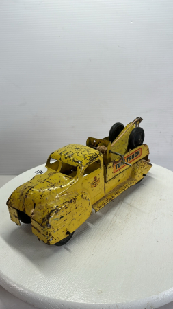 Lincoln Tow Truck