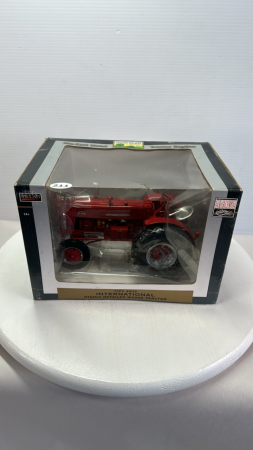 International W 400 Tractor