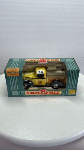 Home Hardware 1940 Ford Pickup